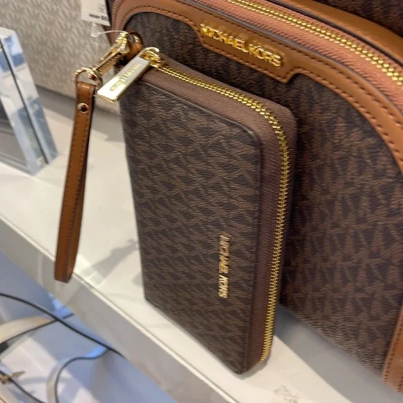 Michael Kors MK Signature Large Flat Multi-Function Phone Case Wallet Wristlet - Picture 13 of 16